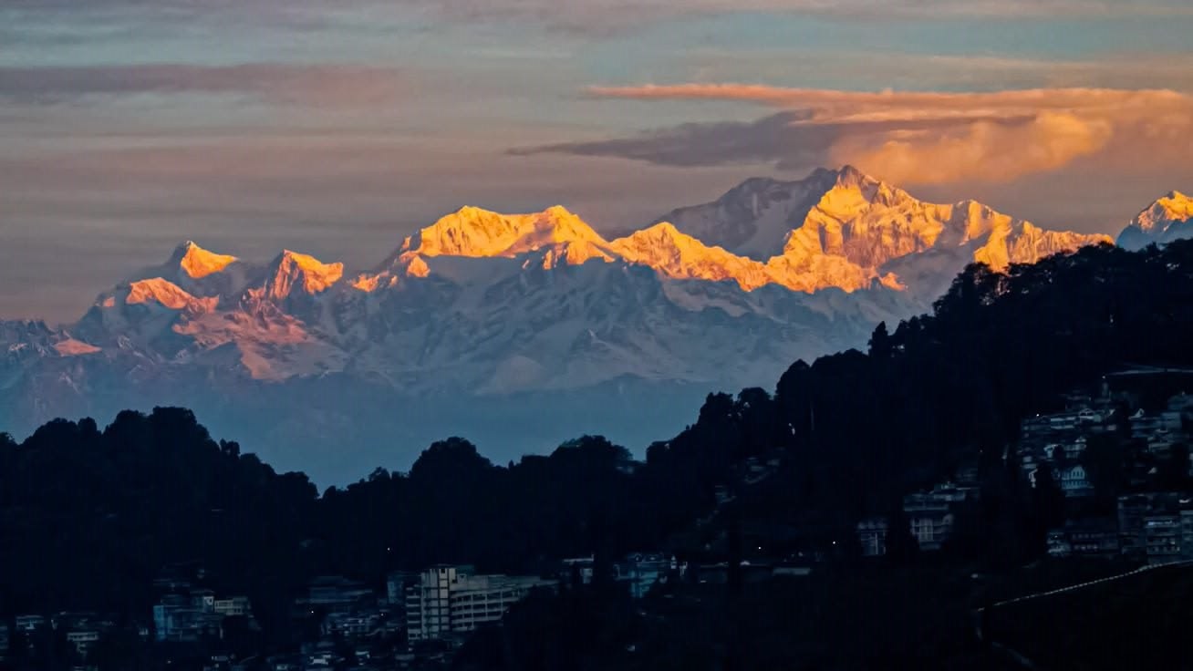 Gangtok & Darjeeling Himalayan Delight Tour – 5 Days / 4 Nights